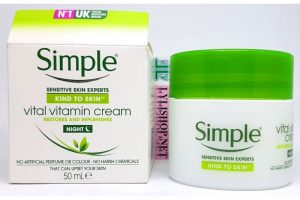 Kem Dưỡng Ban Đêm Simple Kind To Skin Vital Vitamin Night hủ 50ml từ Anh