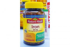 Viên uống bổ sung sắt Iron 65 mg (giá trị 325 mg) chai 365 viên hãng Nature Made của Mỹ