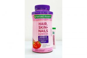 Kẹo dẻo Hair skin and nails Gummies Biotin 230 viên từ Mỹ đẹp da, khỏe tóc,móng.