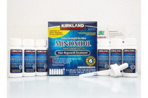 Dung dịch mọc râu tóc Minoxidil 5% hộp 6 ống 60ml hàng Kirkland từ Mỹ dạng lỏng